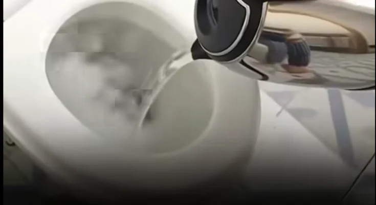 Tag: Check into a hotel and boil water and pour it into the toilet immediately