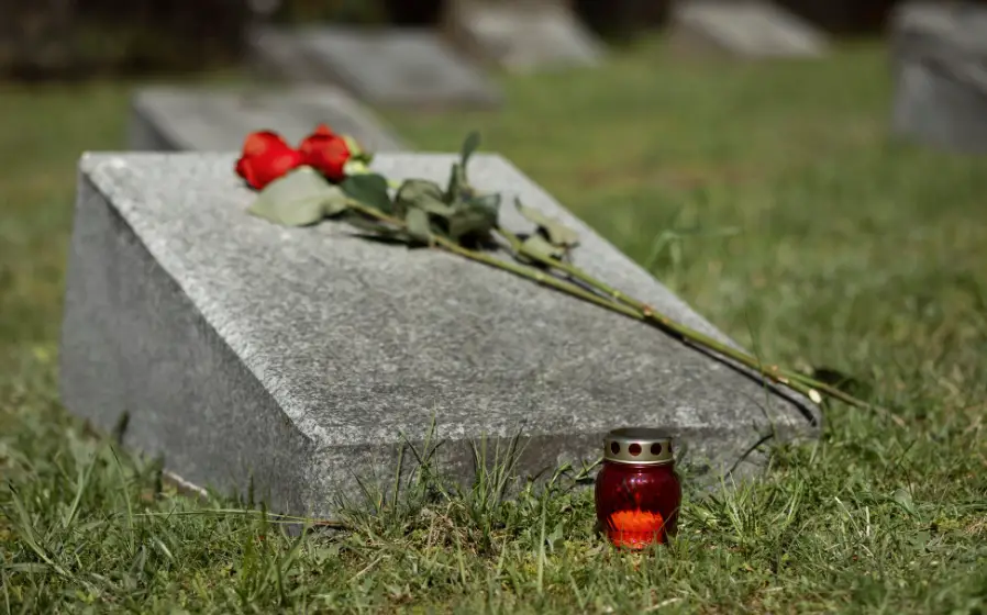 He Told Me I Belonged in a Grave — But What Happened Next at the Cemetery Left Everyone Speechless